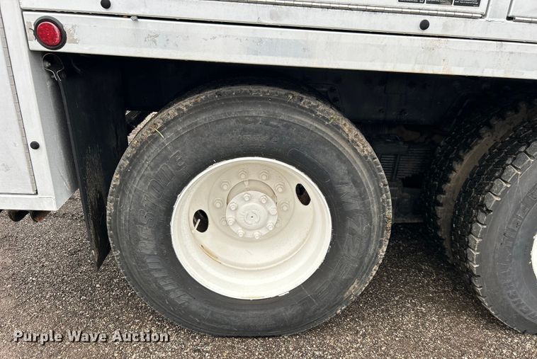 image for item EG0835 2012 International  7600 vacuum truck
