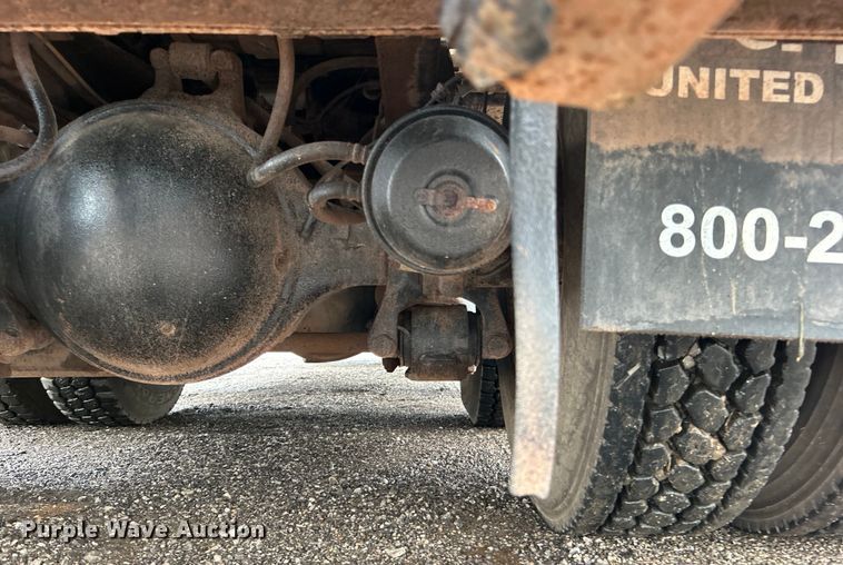 image for item EG0835 2012 International  7600 vacuum truck