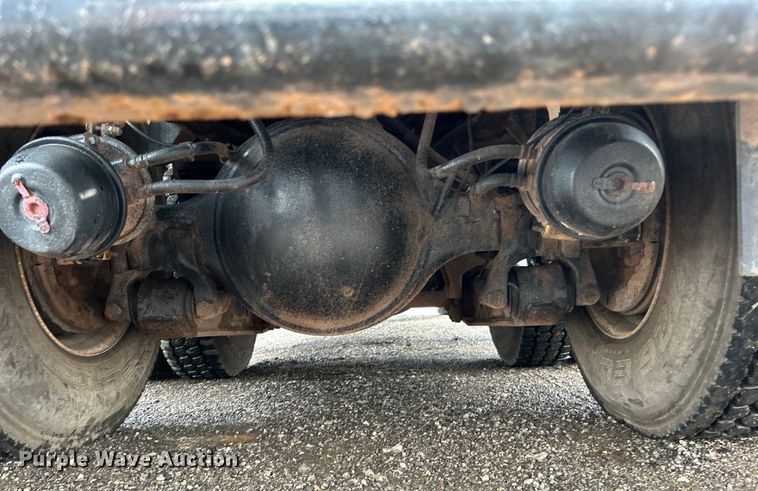 image for item EG0835 2012 International  7600 vacuum truck