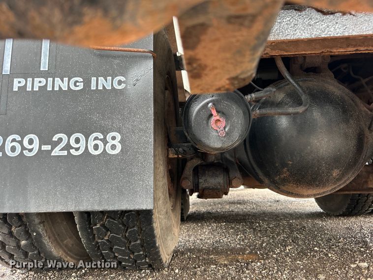 image for item EG0835 2012 International  7600 vacuum truck