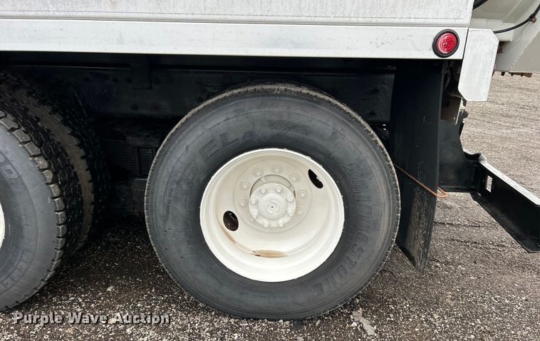 image for item EG0835 2012 International  7600 vacuum truck
