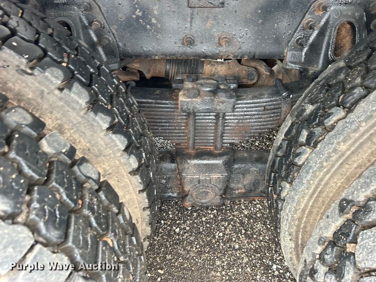 image for item EG0835 2012 International  7600 vacuum truck