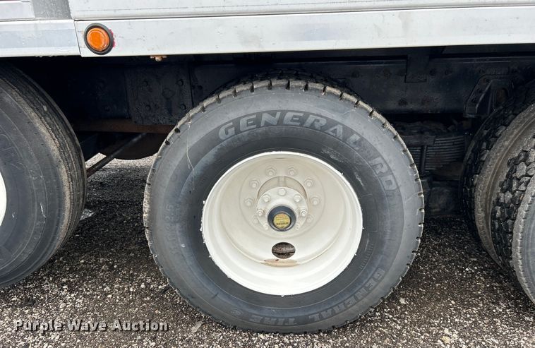 image for item EG0835 2012 International  7600 vacuum truck