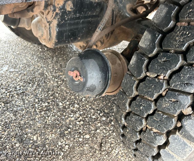 image for item EG0835 2012 International  7600 vacuum truck