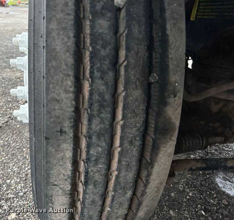 image for item EG0835 2012 International  7600 vacuum truck