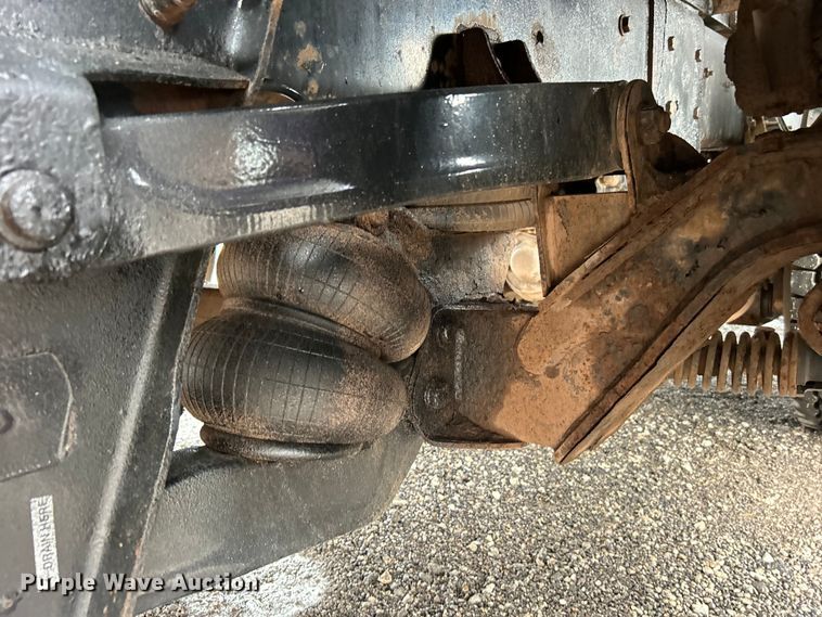 image for item EG0835 2012 International  7600 vacuum truck