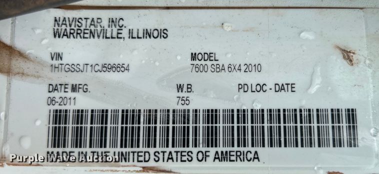 image for item EG0835 2012 International  7600 vacuum truck