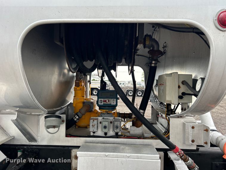 image for item EG0838 2012 Freightliner  Business Class M2 fuel truck