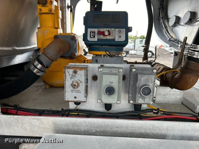 image for item EG0838 2012 Freightliner  Business Class M2 fuel truck