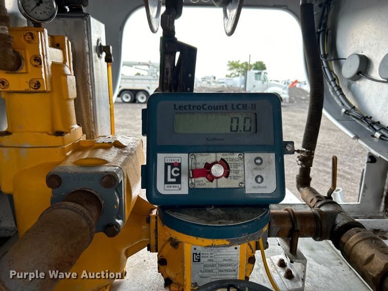 image for item EG0838 2012 Freightliner  Business Class M2 fuel truck