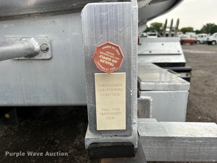 image for item EG0838 2012 Freightliner  Business Class M2 fuel truck