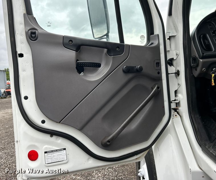 image for item EG0838 2012 Freightliner  Business Class M2 fuel truck