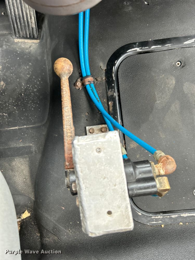 image for item EG0838 2012 Freightliner  Business Class M2 fuel truck