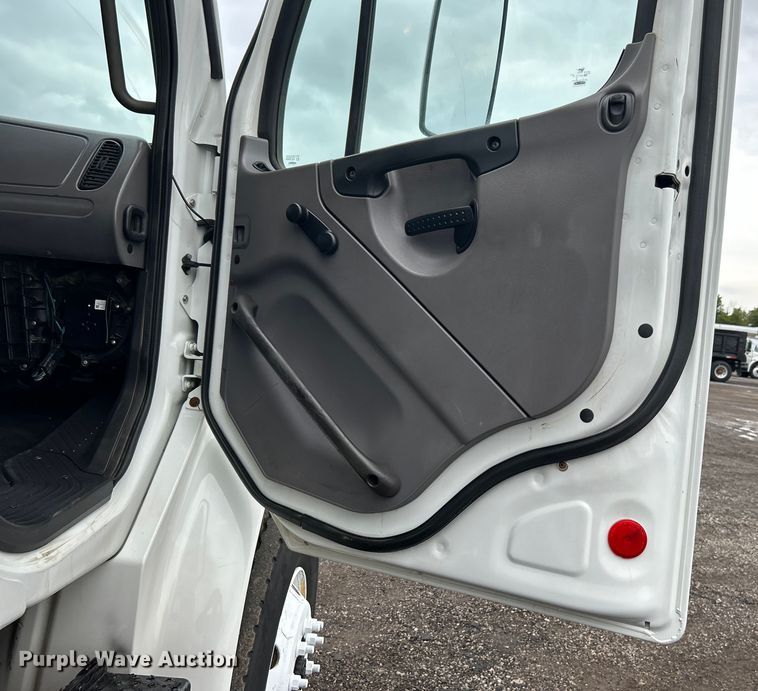 image for item EG0838 2012 Freightliner  Business Class M2 fuel truck