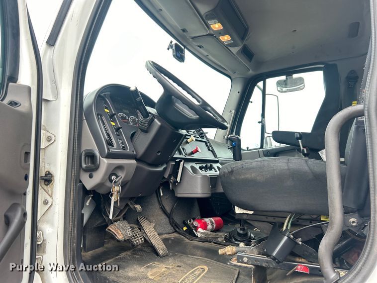 image for item EG0841 2012 Freightliner  Businesss Class M2 dump truck