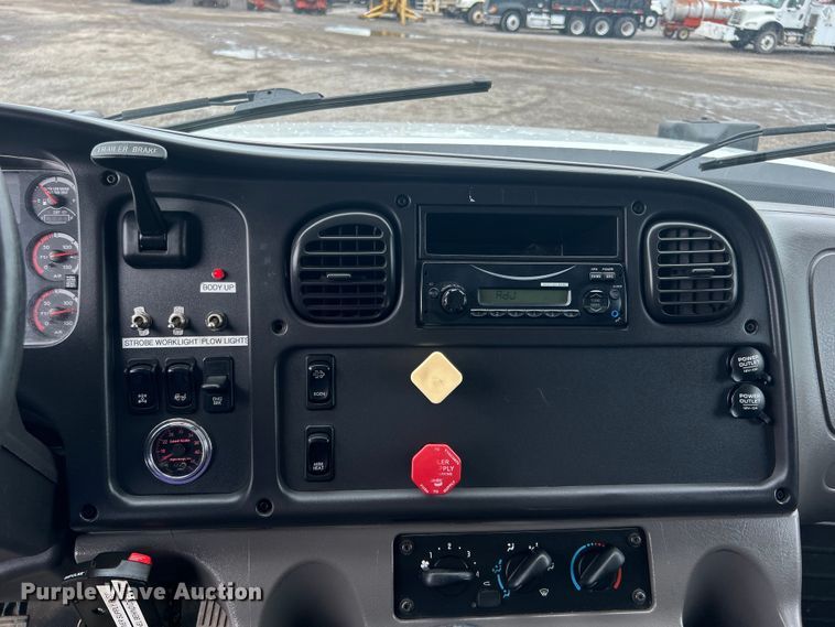 image for item EG0841 2012 Freightliner  Businesss Class M2 dump truck