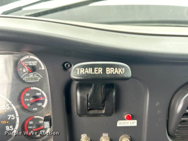 image for item EG0841 2012 Freightliner  Businesss Class M2 dump truck