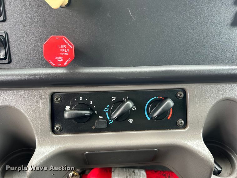 image for item EG0841 2012 Freightliner  Businesss Class M2 dump truck