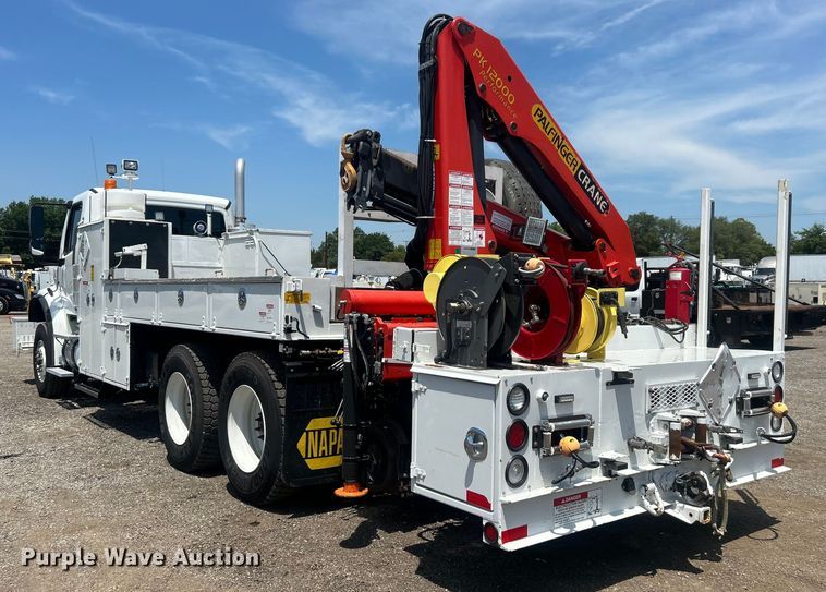 image for item EG0861 2010 Freightliner  Business Class M2 utility / service truck