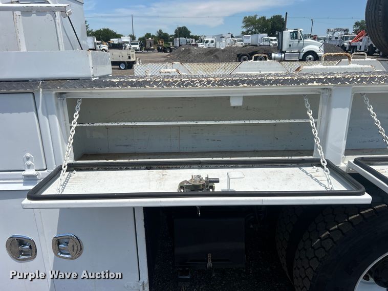 image for item EG0861 2010 Freightliner  Business Class M2 utility / service truck