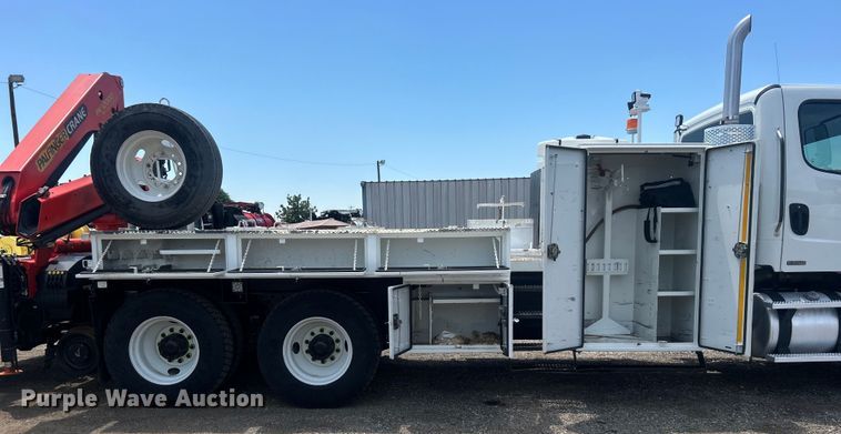 image for item EG0861 2010 Freightliner  Business Class M2 utility / service truck