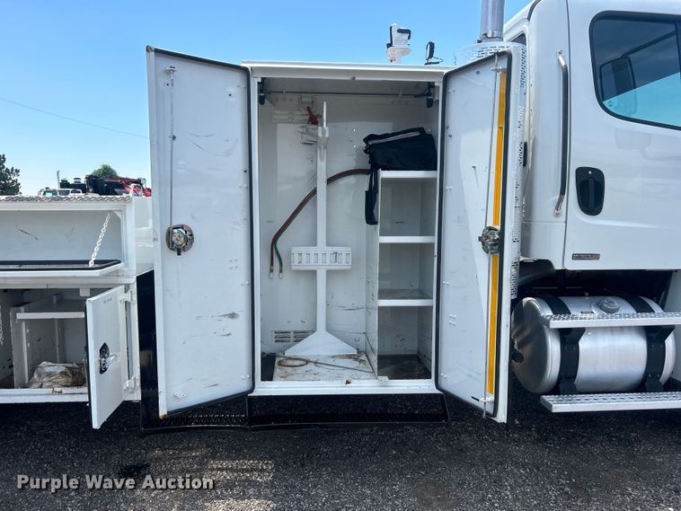 image for item EG0861 2010 Freightliner  Business Class M2 utility / service truck