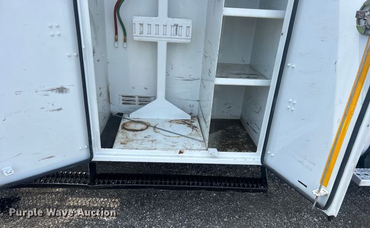 image for item EG0861 2010 Freightliner  Business Class M2 utility / service truck