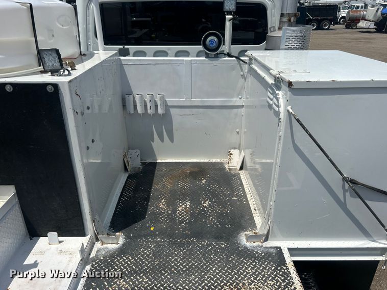 image for item EG0861 2010 Freightliner  Business Class M2 utility / service truck