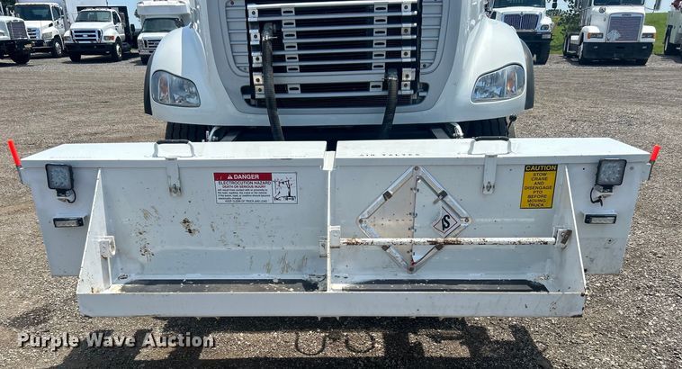 image for item EG0861 2010 Freightliner  Business Class M2 utility / service truck