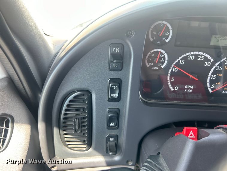 image for item EG0861 2010 Freightliner  Business Class M2 utility / service truck