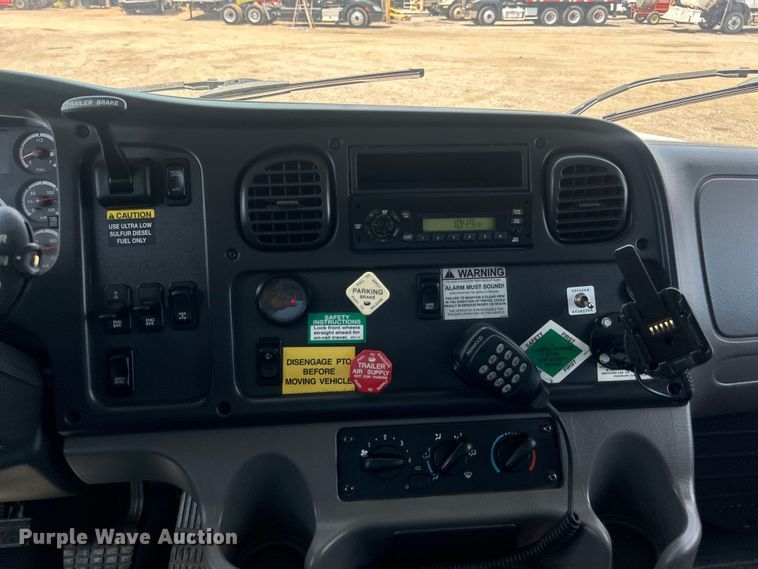 image for item EG0861 2010 Freightliner  Business Class M2 utility / service truck