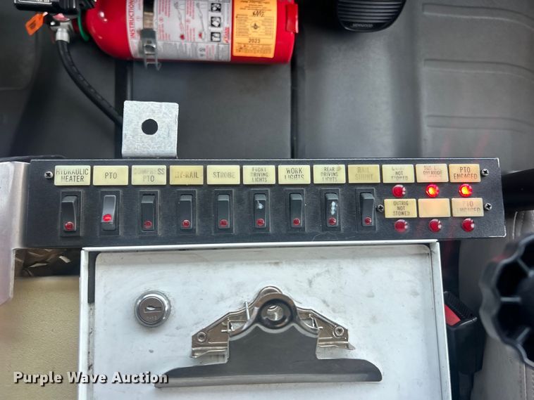 image for item EG0861 2010 Freightliner  Business Class M2 utility / service truck