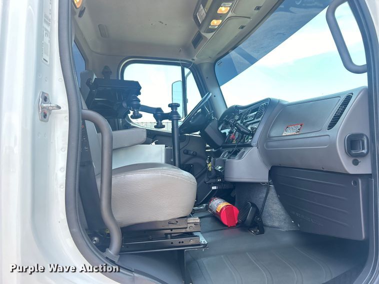 image for item EG0861 2010 Freightliner  Business Class M2 utility / service truck