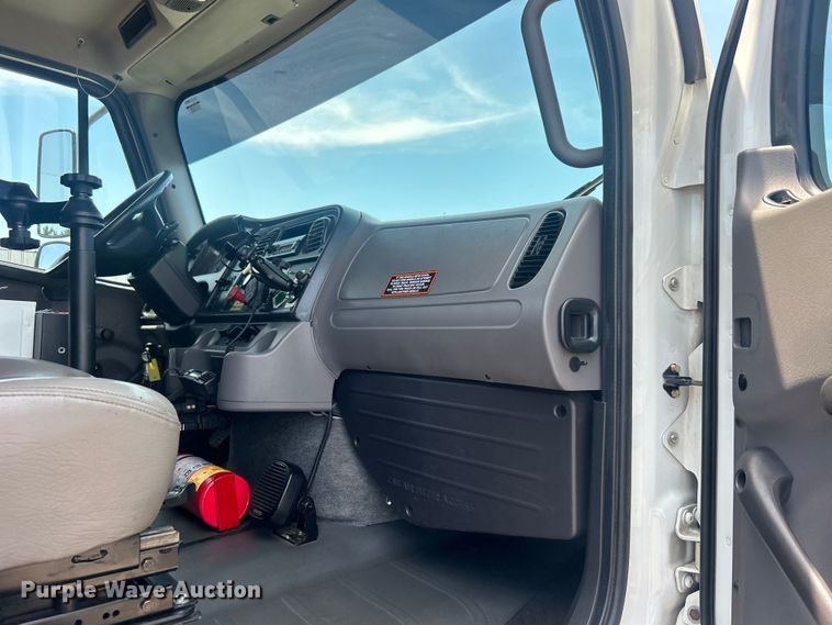 image for item EG0861 2010 Freightliner  Business Class M2 utility / service truck