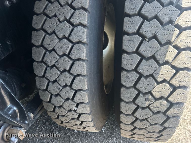 image for item EG0861 2010 Freightliner  Business Class M2 utility / service truck