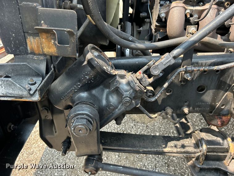 image for item EG0882 2000 GMC C6500 chipper truck