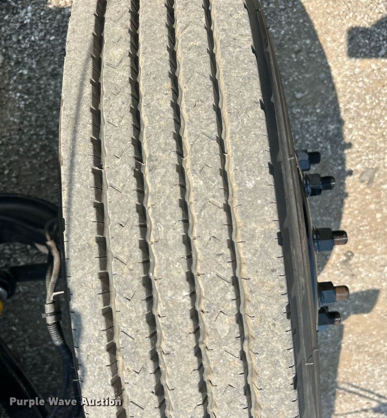 image for item EG0882 2000 GMC C6500 chipper truck