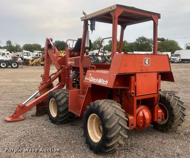 image for item EG0884 1998 Ditch Witch 7610 trencher