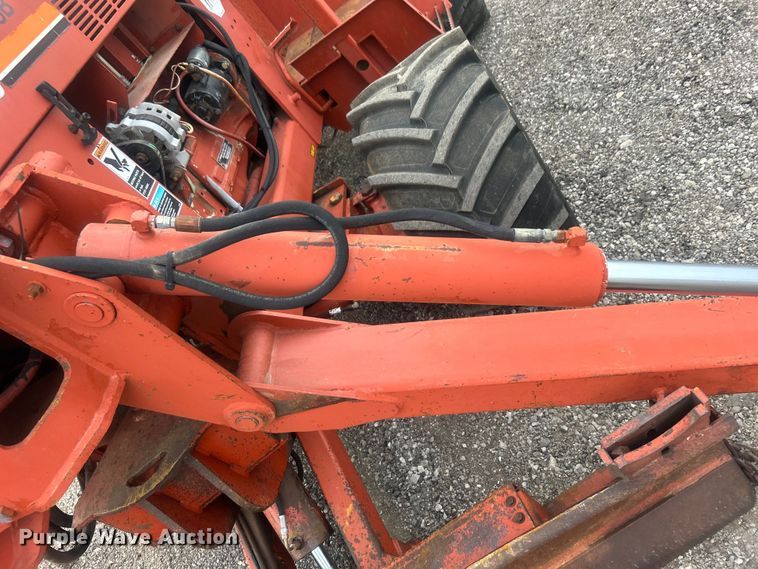 image for item EG0884 1998 Ditch Witch 7610 trencher