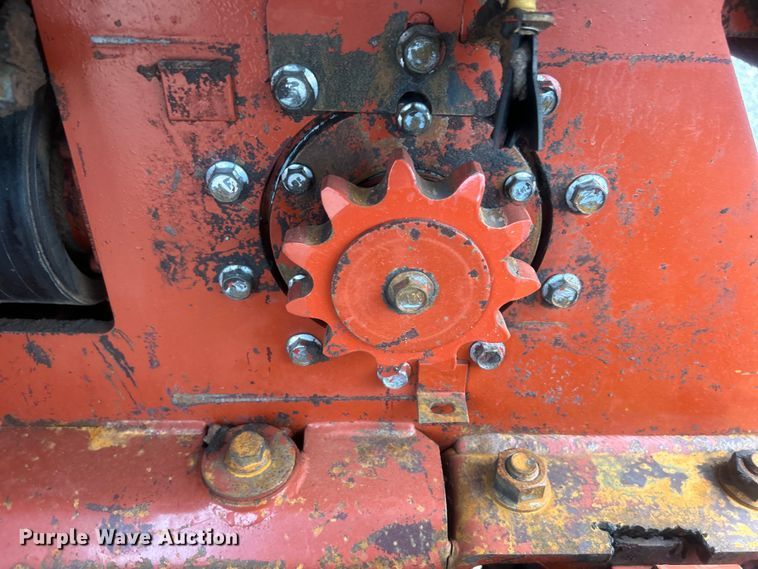 image for item EG0884 1998 Ditch Witch 7610 trencher