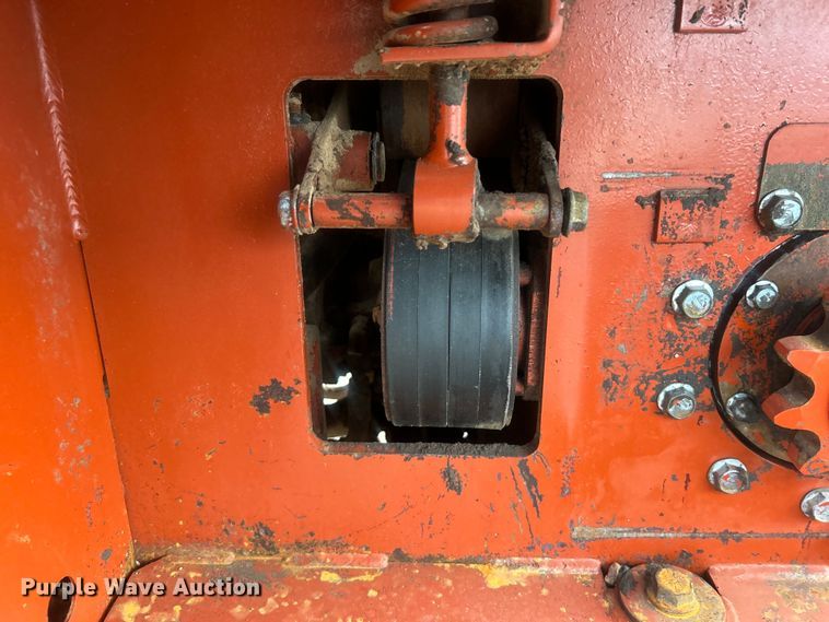 image for item EG0884 1998 Ditch Witch 7610 trencher