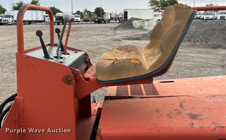 image for item EG0884 1998 Ditch Witch 7610 trencher