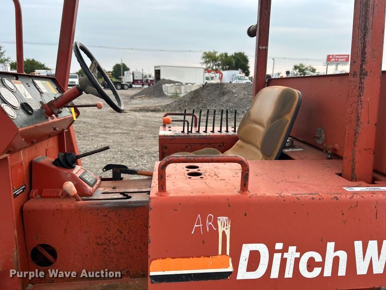 image for item EG0884 1998 Ditch Witch 7610 trencher