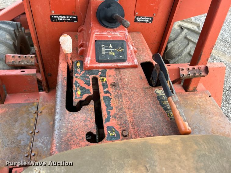 image for item EG0884 1998 Ditch Witch 7610 trencher