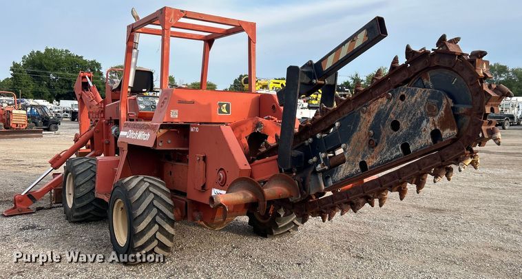 image for item EG0885 1997 Ditch Witch 7610 trencher