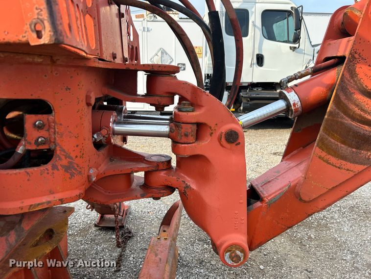 image for item EG0885 1997 Ditch Witch 7610 trencher