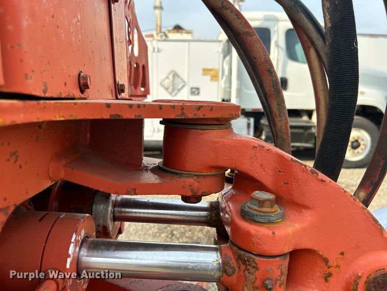 image for item EG0885 1997 Ditch Witch 7610 trencher