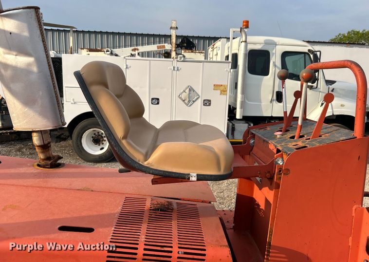 image for item EG0885 1997 Ditch Witch 7610 trencher