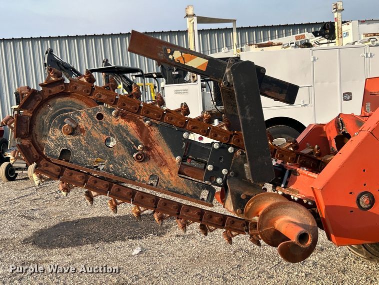 image for item EG0885 1997 Ditch Witch 7610 trencher