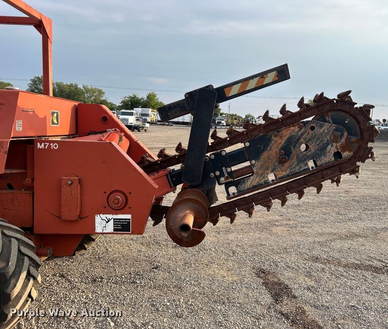 image for item EG0885 1997 Ditch Witch 7610 trencher